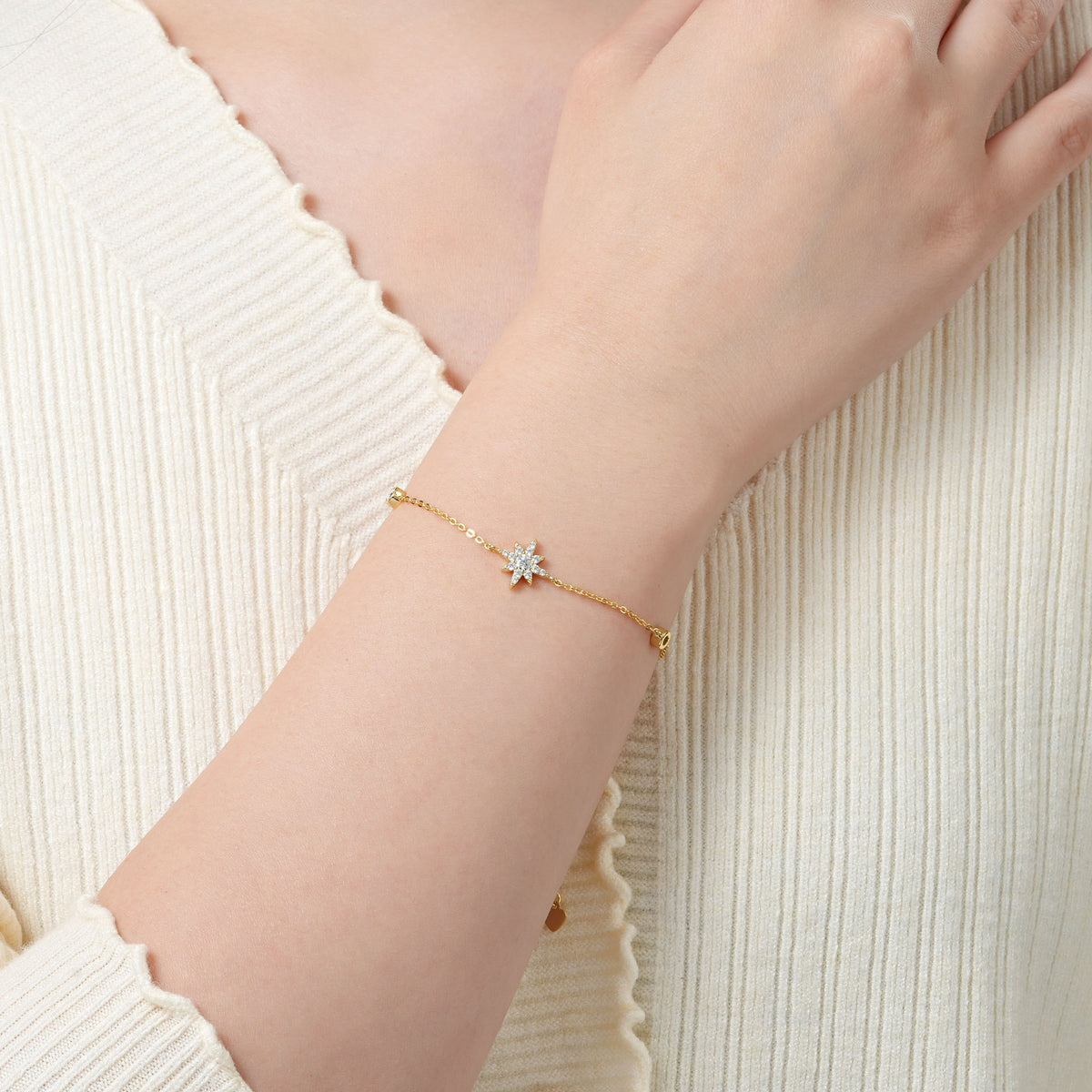Elegant Eight-Pointed Star Moissanite Bracelet