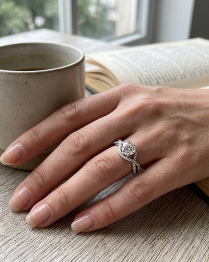 Classic 1-Carat Six-Prong Moissanite Engagement Ring - S925 Sterling Silver Twisted Band for Women