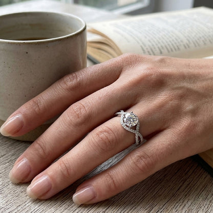 Classic 1-Carat Six-Prong Moissanite Engagement Ring - S925 Sterling Silver Twisted Band for Women